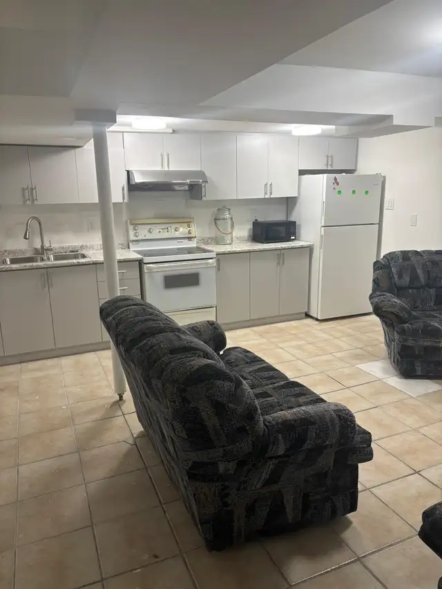 3 Bedroom Basement For Rent in Brampton - Photo 3