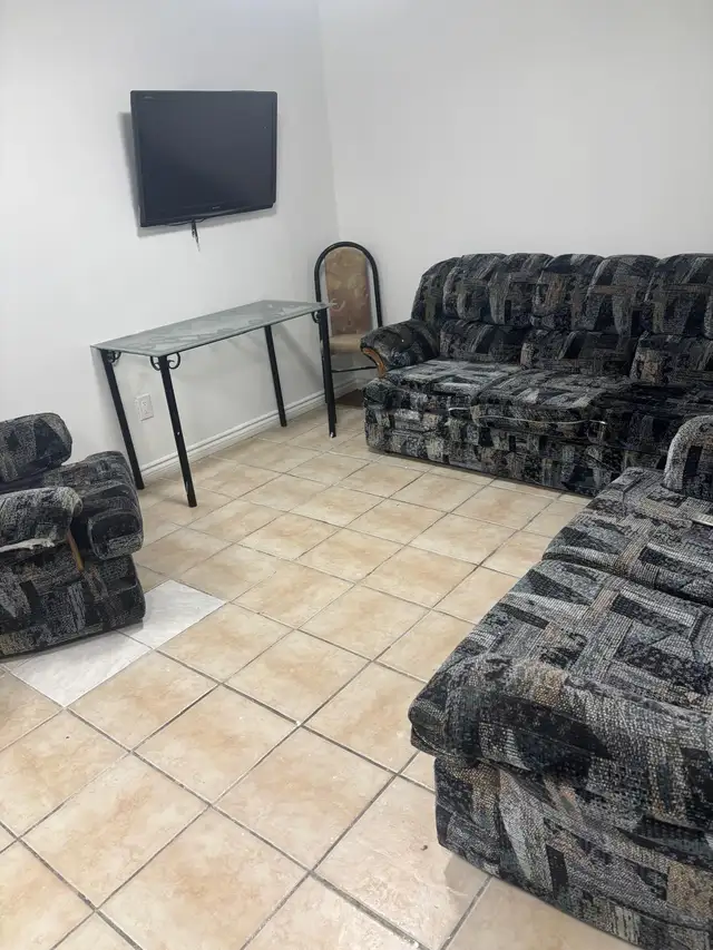 3 Bedroom Basement For Rent in Brampton - Photo 4