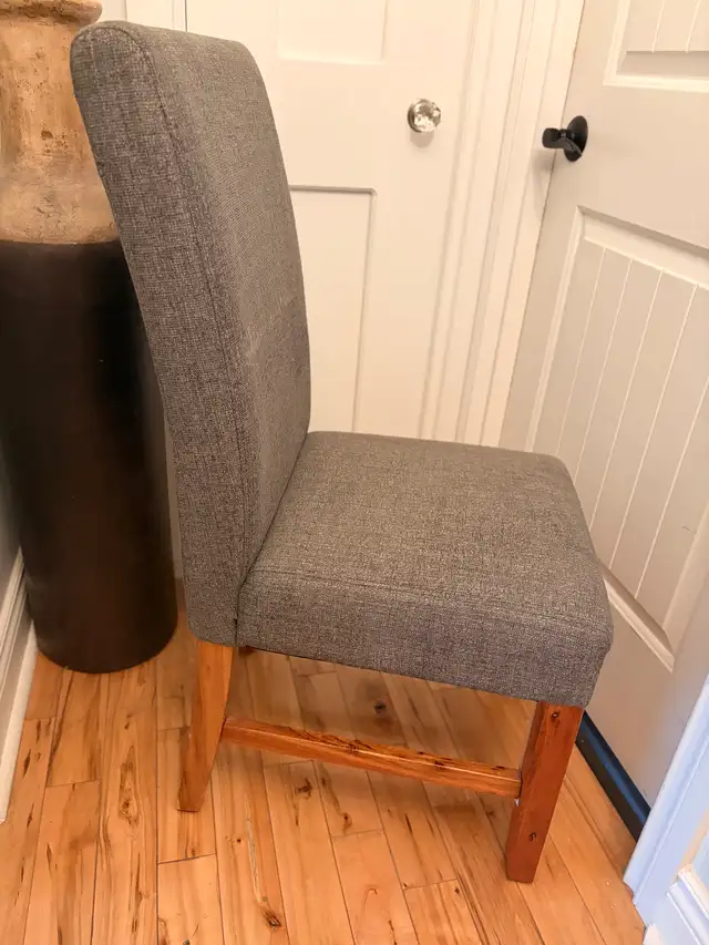 Dining Room Chairs - Photo 3