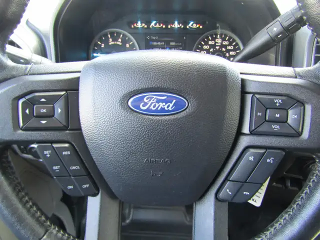 2019 Ford F-150 XTR PKG 4X4 Crew 5.5' 3.5L EcoBoost / Carplay / - Photo 17