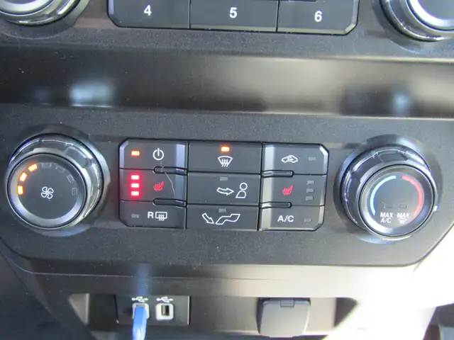 2019 Ford F-150 XTR PKG 4X4 Crew 5.5' 3.5L EcoBoost / Carplay / - Photo 26