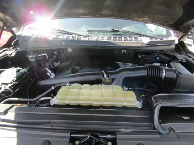 2019 Ford F-150 XTR PKG 4X4 Crew 5.5' 3.5L EcoBoost / Carplay / - Photo 31