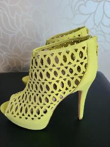 Brand New Women shoes Size 9