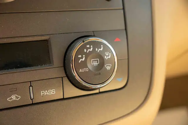 2011 BUICK LUCERNE CXL PREMIUM - Photo 12