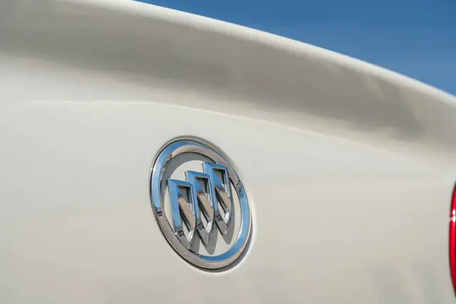 2011 BUICK LUCERNE CXL PREMIUM - Photo 23