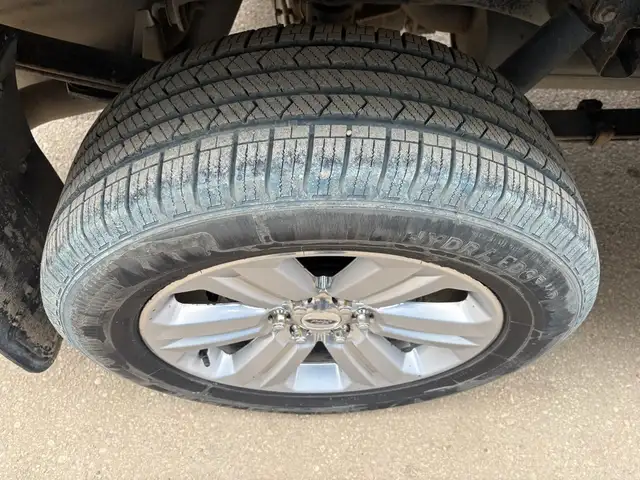 2020 Ford F-150 Crew Cab 4x4 XLT 5L - Clean Title - Photo 10