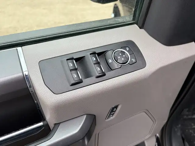 2020 Ford F-150 Crew Cab 4x4 XLT 5L - Clean Title - Photo 16