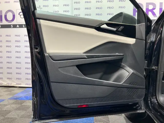 2025 Volkswagen Taos - Photo 10