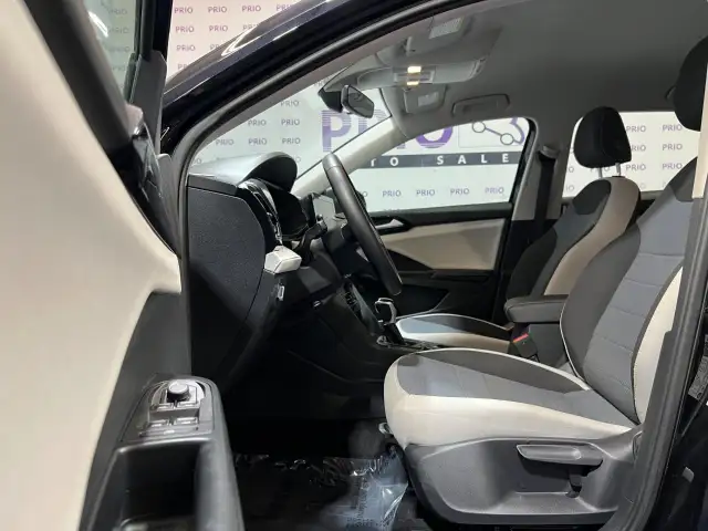 2025 Volkswagen Taos - Photo 13