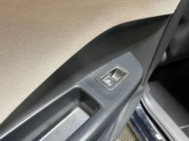 2025 Volkswagen Taos - Photo 17