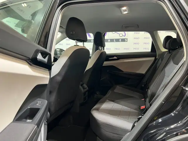 2025 Volkswagen Taos - Photo 18