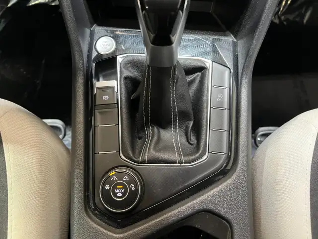 2025 Volkswagen Taos - Photo 28