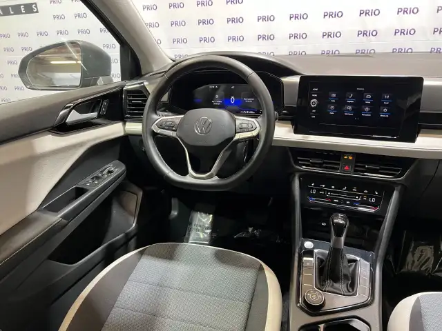 2025 Volkswagen Taos - Photo 29