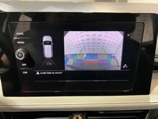 2025 Volkswagen Taos - Photo 31