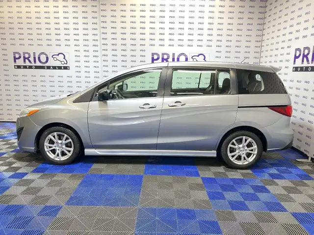 2017 Mazda Mazda5 - Photo 2