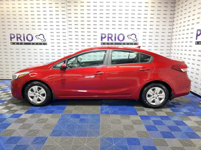 2018 Kia Forte - Photo 2