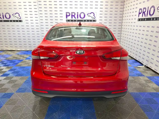 2018 Kia Forte - Photo 4