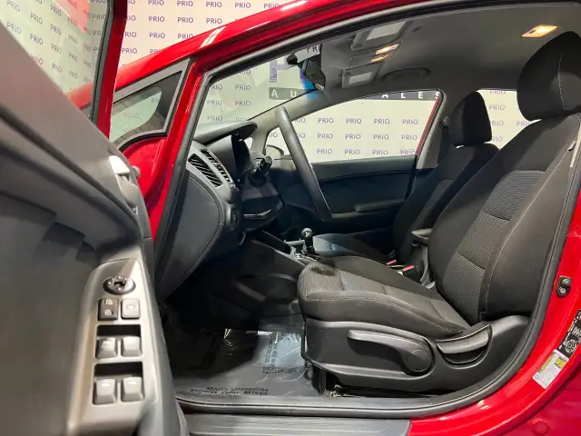 2018 Kia Forte - Photo 13