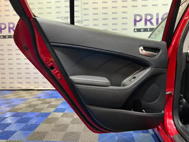 2018 Kia Forte - Photo 15