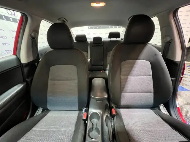 2018 Kia Forte - Photo 19