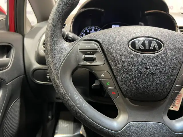 2018 Kia Forte - Photo 22