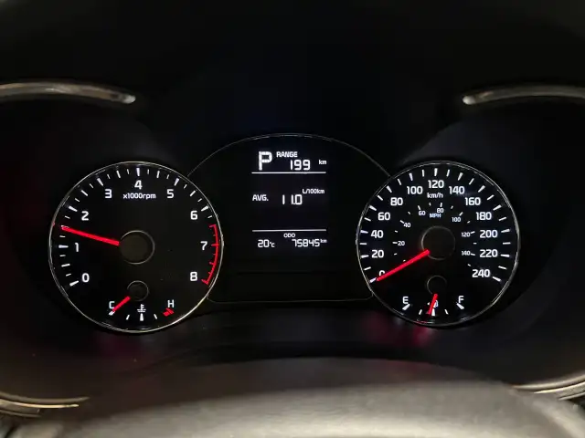 2018 Kia Forte - Photo 24