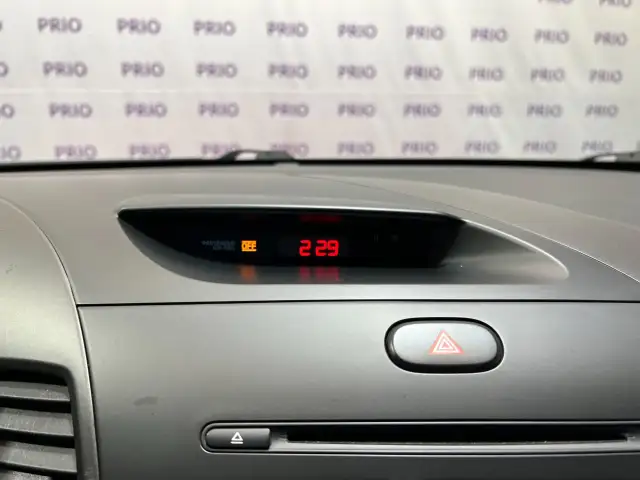 2018 Kia Forte - Photo 25