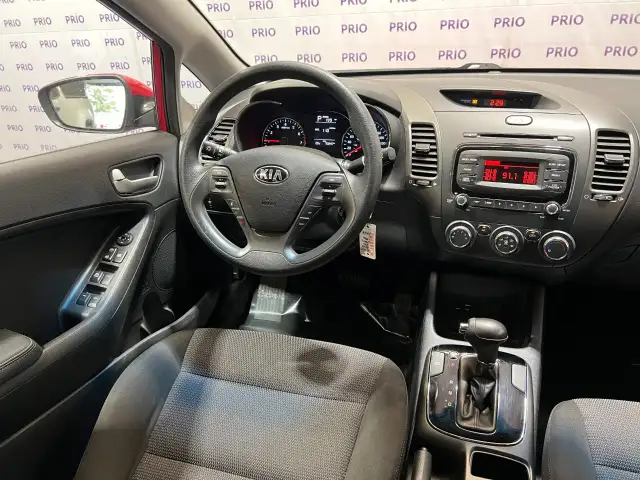 2018 Kia Forte - Photo 28