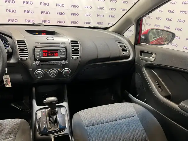 2018 Kia Forte - Photo 29