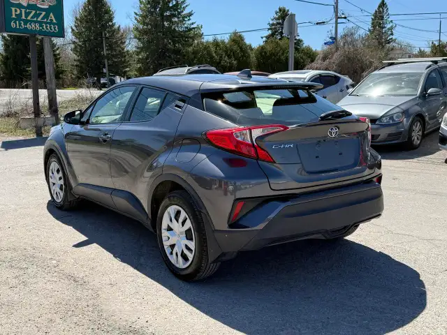 2019 Toyota C-HR C-HR LE FWD - Photo 3