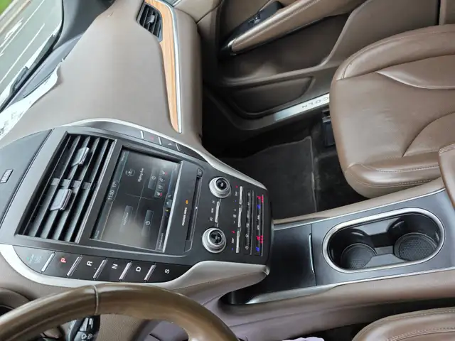 2015 Lincoln MKC AWD 4dr - Photo 16