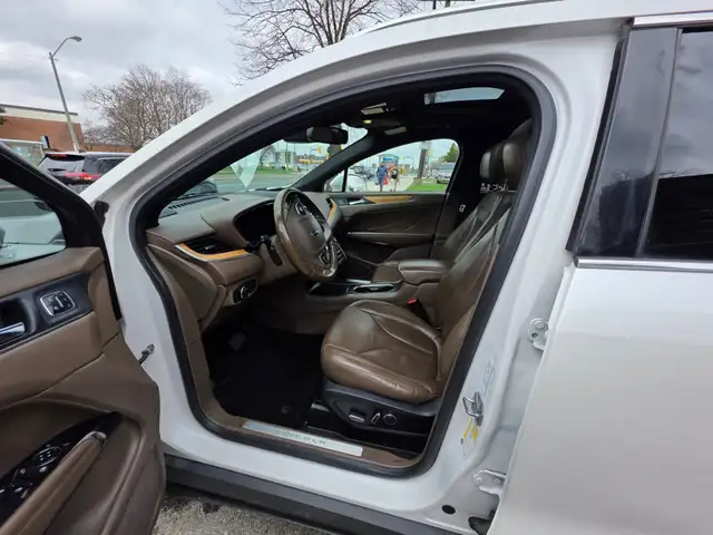 2015 Lincoln MKC AWD 4dr - Photo 18