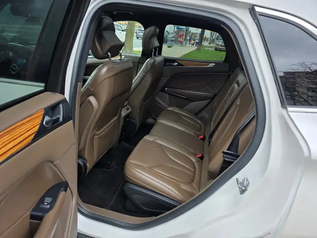 2015 Lincoln MKC AWD 4dr - Photo 19