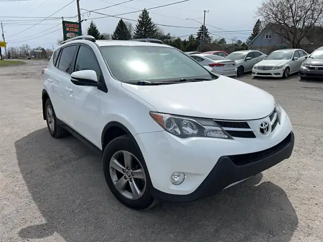 2015 Toyota RAV4 XLE - Photo 2