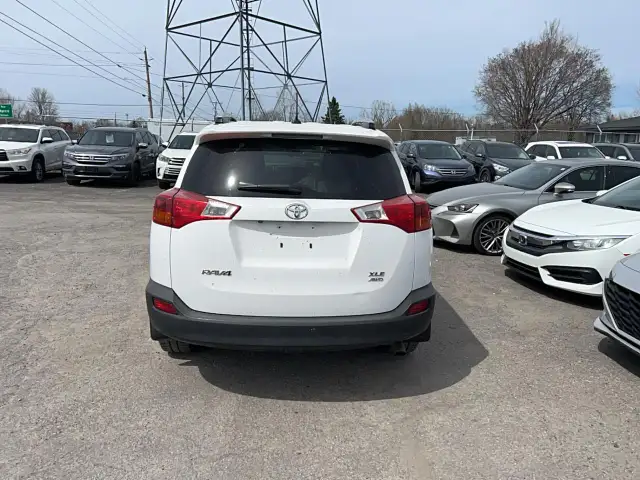 2015 Toyota RAV4 XLE - Photo 6