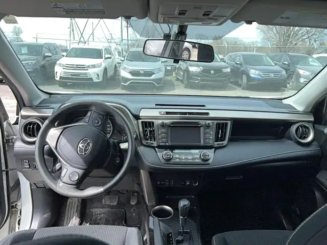 2015 Toyota RAV4 XLE - Photo 10