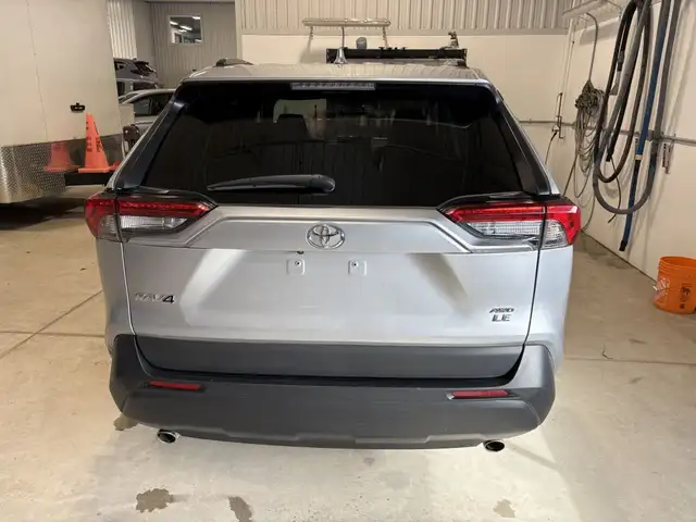2020 TOYOTA RAV4 LE AWD - Photo 2