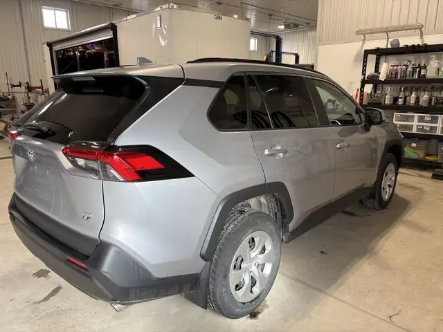 2020 TOYOTA RAV4 LE AWD - Photo 4