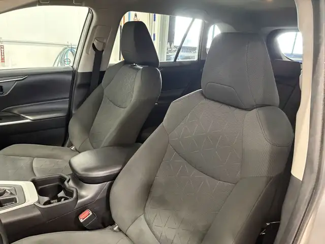 2020 TOYOTA RAV4 LE AWD - Photo 8