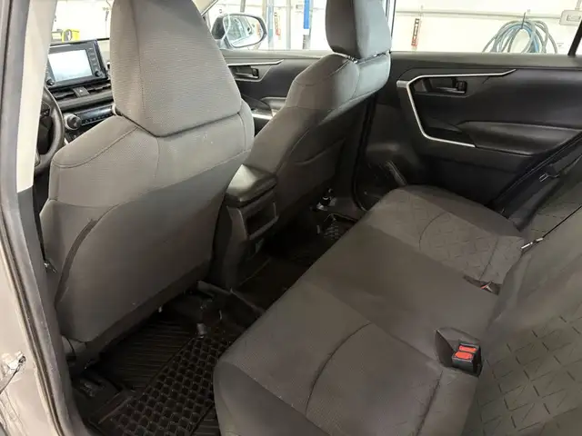 2020 TOYOTA RAV4 LE AWD - Photo 17