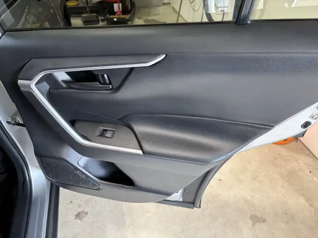 2020 TOYOTA RAV4 LE AWD - Photo 22