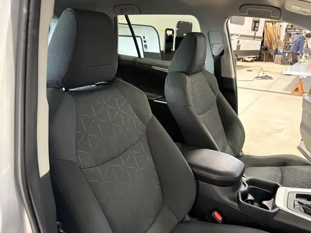 2020 TOYOTA RAV4 LE AWD - Photo 25