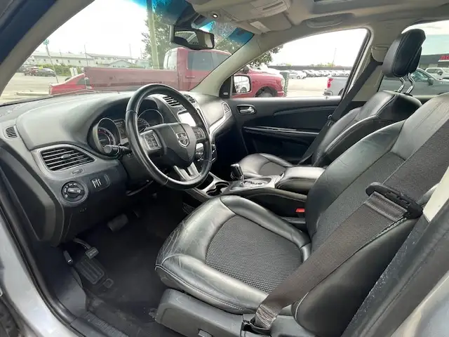 2017 Dodge Journey FWD 4dr Crossroad - Photo 16