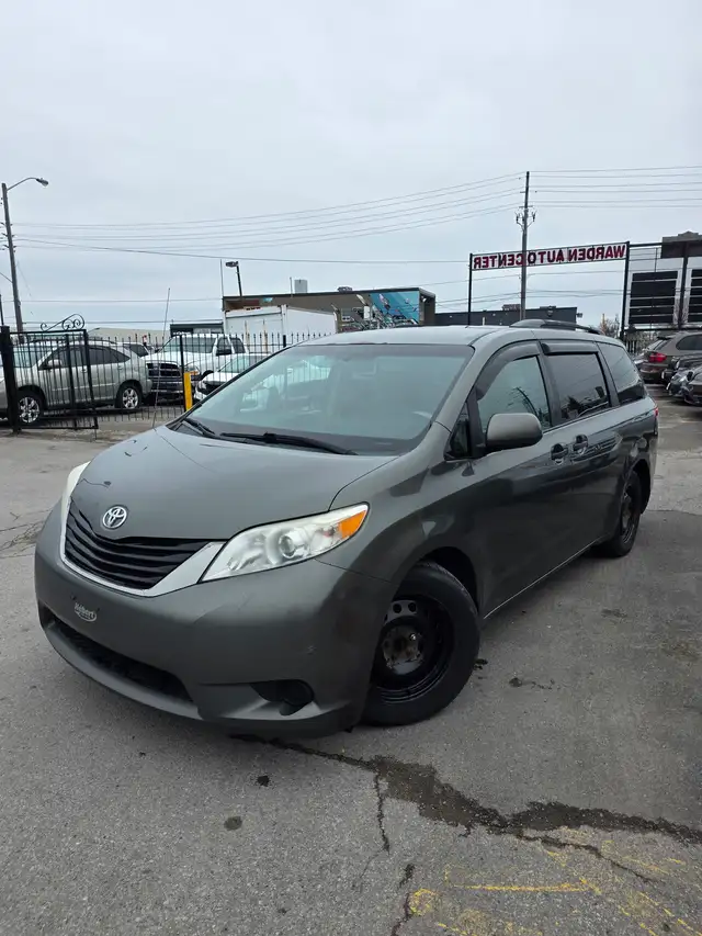 2011 Toyota Sienna Base