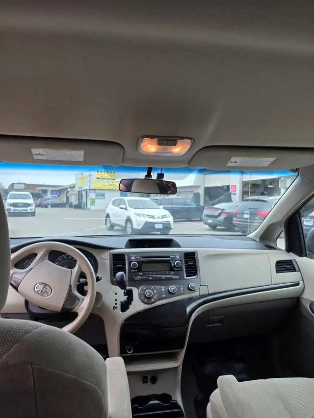 2011 Toyota Sienna Base - Photo 8