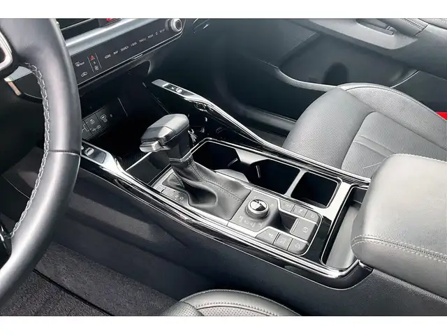 2025 Kia Sorento AWD | LEATHER | PANORAMIC SUNROOF | BLIND SPOT - Photo 16
