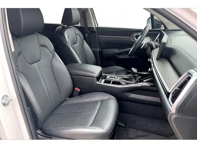 2025 Kia Sorento AWD | LEATHER | PANORAMIC SUNROOF | BLIND SPOT - Photo 17