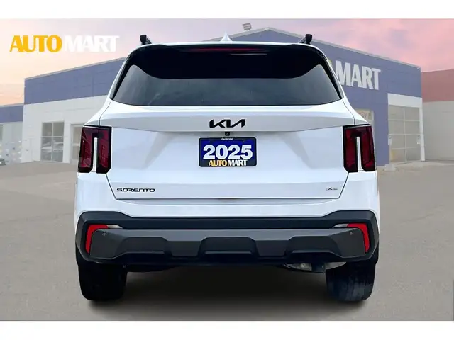 2025 Kia Sorento AWD | LEATHER | PANORAMIC SUNROOF | BLIND SPOT - Photo 23