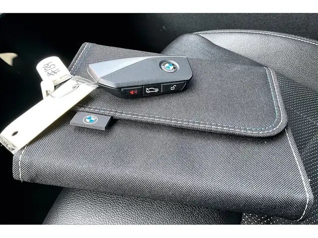 2023 BMW X1 AWD | LEATHER | SUNROOF | NAV | - Photo 36