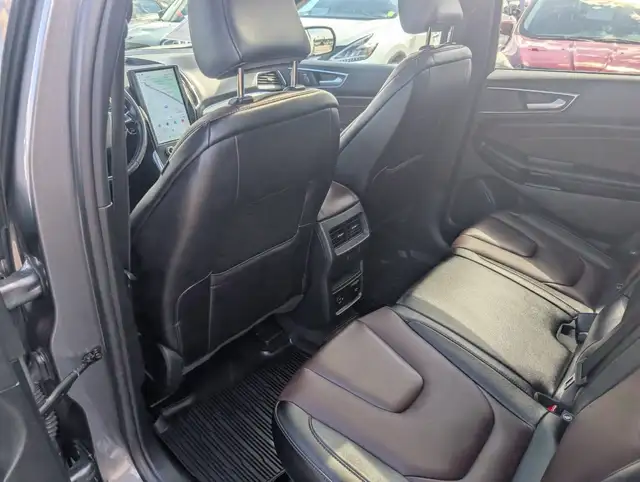 2022 Ford Edge - Photo 4